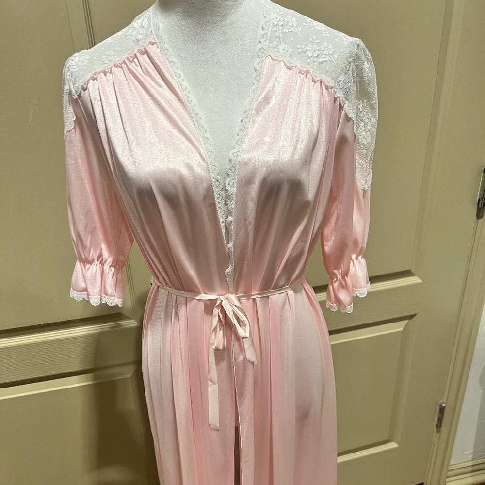 Beautiful Vintage Paramount New York Lace Robe! Sz L